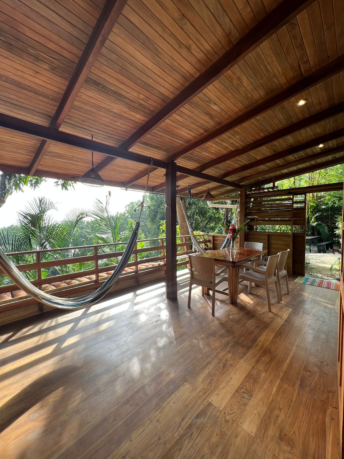Oceanview Home & Guest Apartment, 350m to the Beach