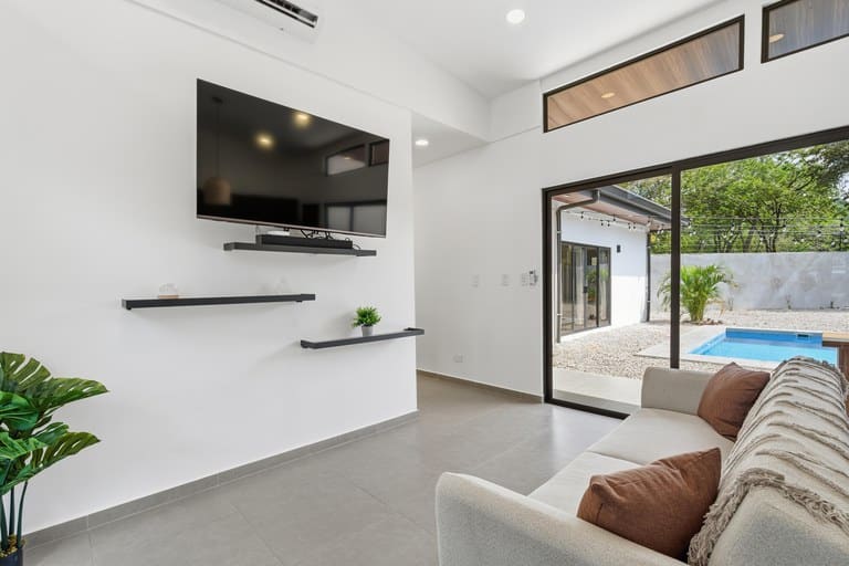 Villa Shalom — Peaceful Private Retreat in Huacas